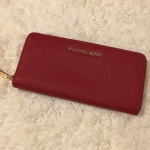 Michael Kors Wallet - Cherry 🍒